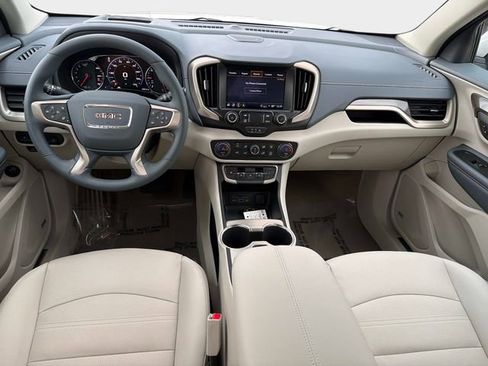 Used 2024 GMC Terrain Denali w/ Denali Premium Package AWD/4WD image 15
