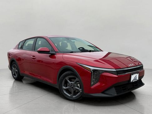Used 2025 Kia K4 FWD image 1