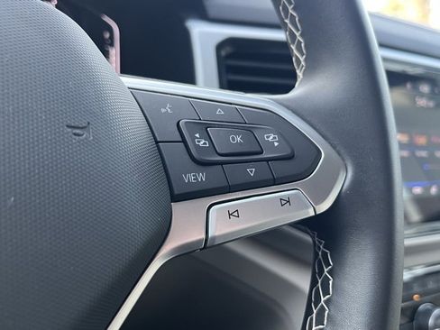 Used 2023 Volkswagen Atlas SE w/ Black Wheel Package image 34