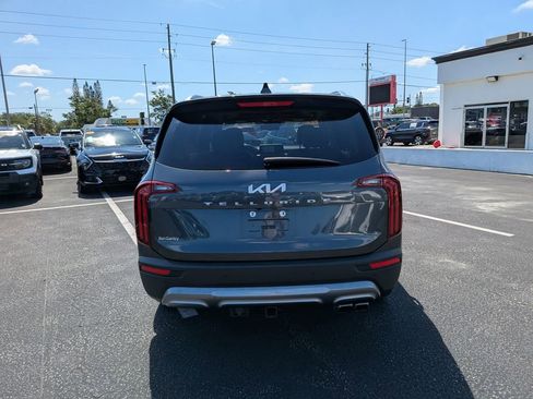 Certified 2022 Kia Telluride EX w/ EX Premium Package FWD image 7