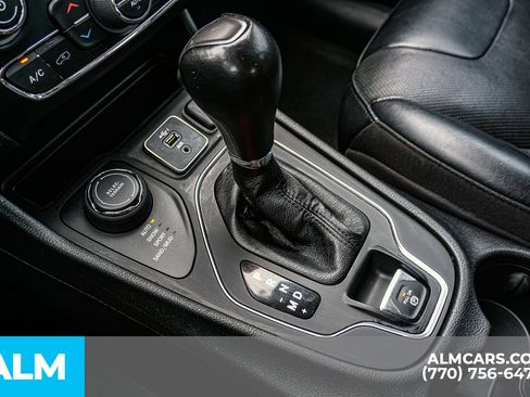 Used 2022 Jeep Cherokee Latitude Lux w/ Sun & Sound Group AWD/4WD image 44