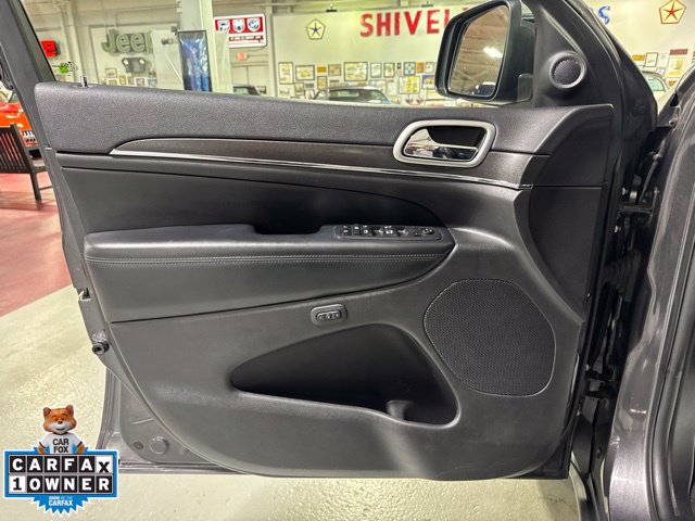 Used 2018 Jeep Grand Cherokee Limited AWD/4WD image 15