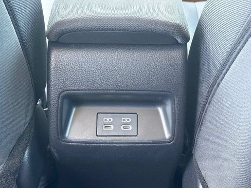Used 2025 Toyota Corolla LE FWD image 12