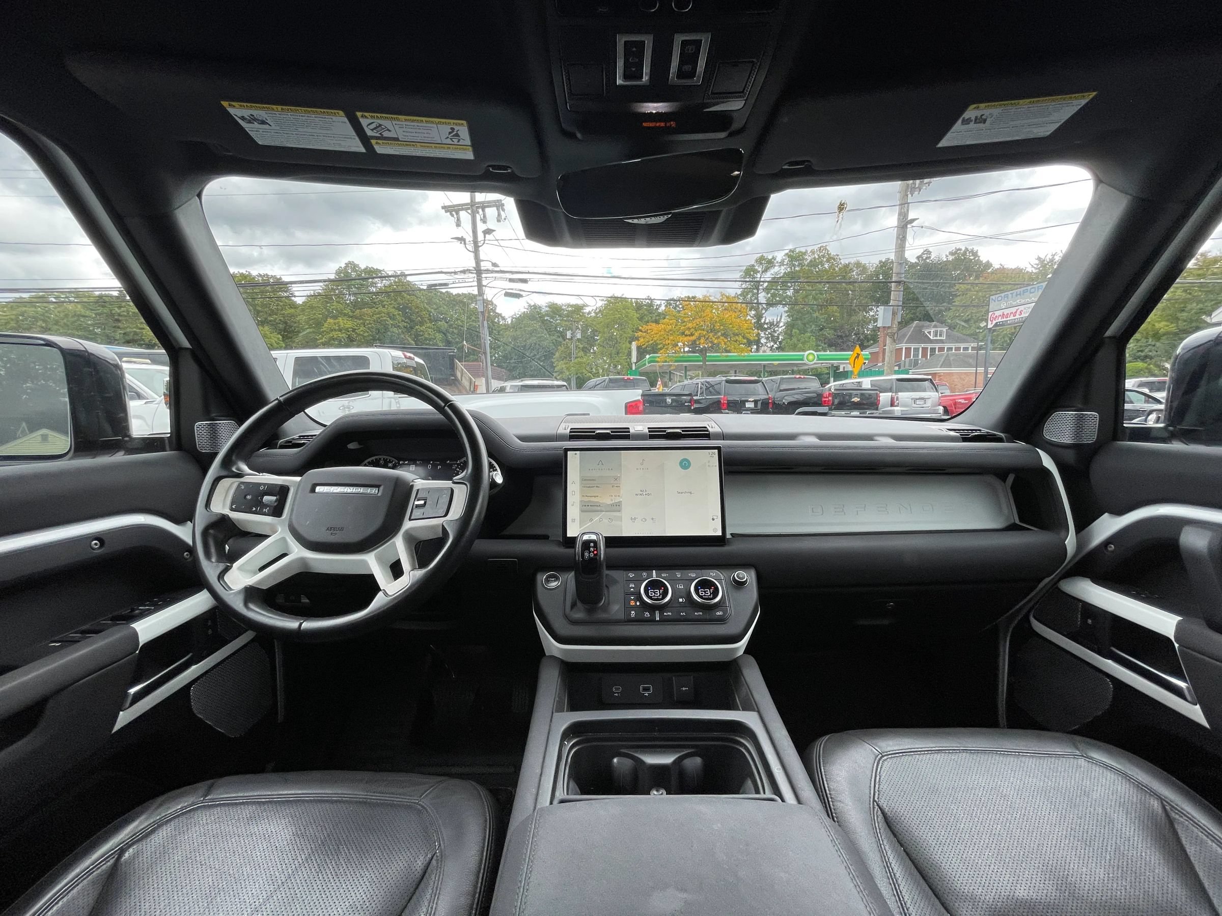 Used 2023 Land Rover Defender 130 SE AWD/4WD image 18