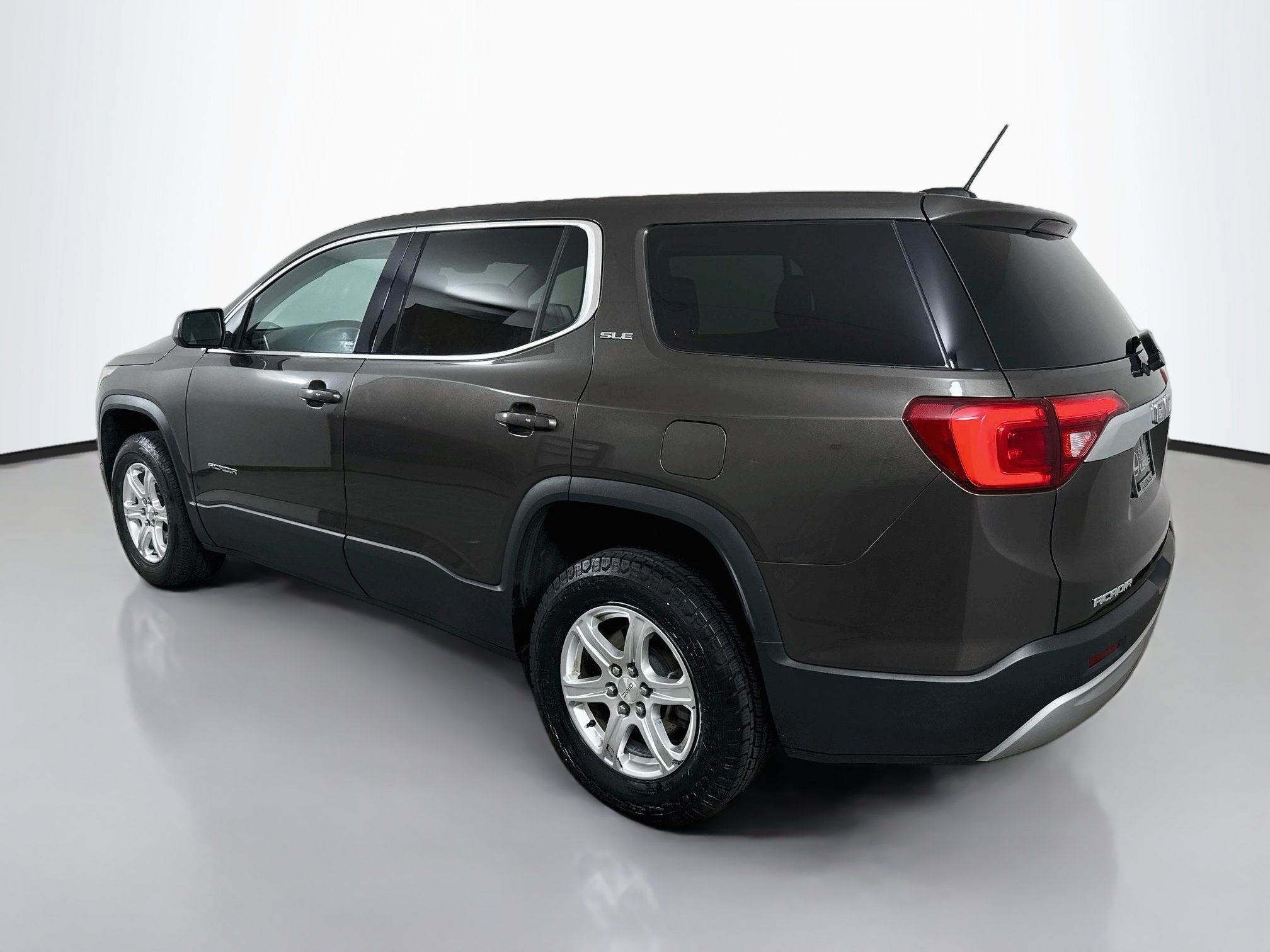 Used 2019 GMC Acadia SLE FWD image 5