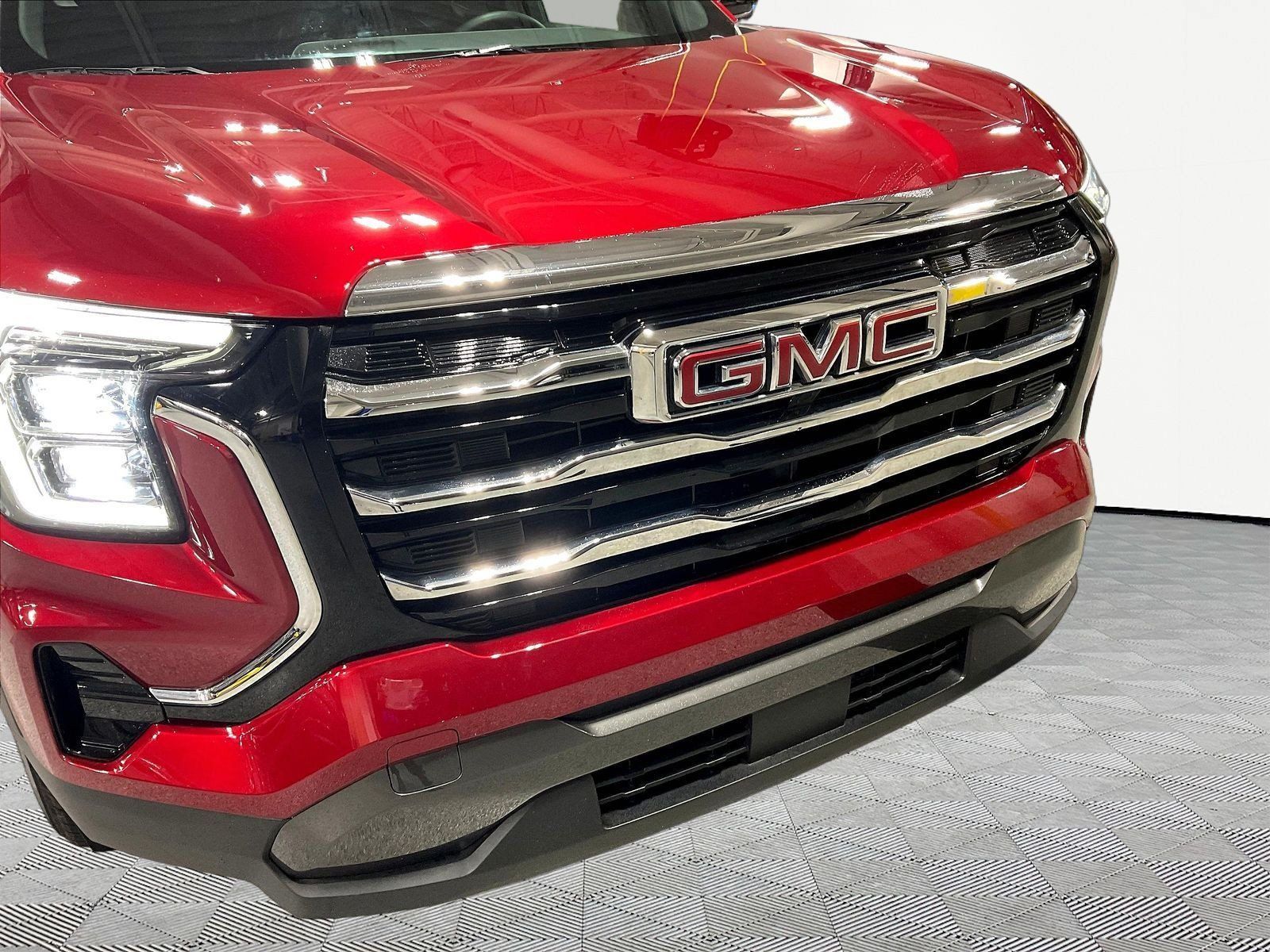 Used 2025 GMC Terrain Elevation AWD/4WD image 32