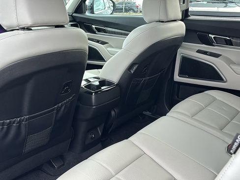 Used 2023 Kia Telluride EX image 31