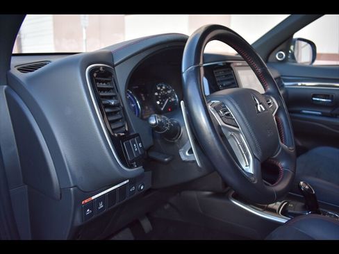 Used 2021 Mitsubishi Outlander GT image 14