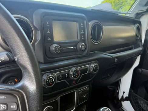 Used 2021 Jeep Wrangler Unlimited Sport AWD/4WD image 13