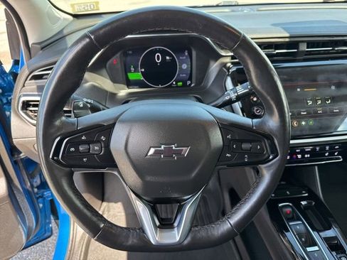 Used 2023 Chevrolet Bolt EUV LT w/ Comfort Package FWD image 12
