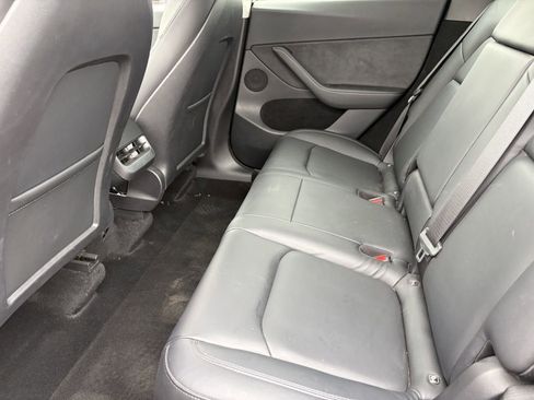 Used 2022 Tesla Model Y Long Range AWD/4WD image 18