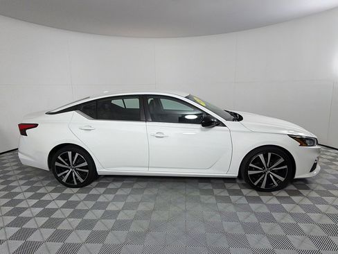 Used 2021 Nissan Altima 2.5 SR FWD image 4