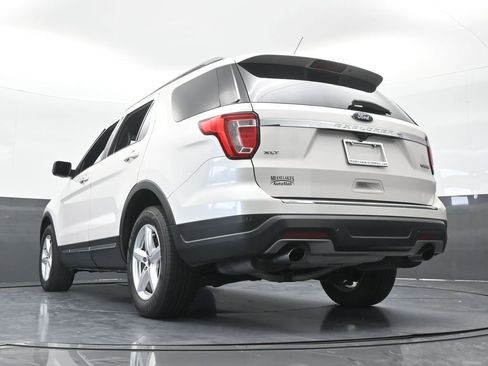 Used 2018 Ford Explorer XLT w/ Equipment Group 202A FWD image 61