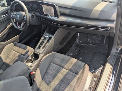 Used 2022 Volkswagen GTI SE FWD image 31