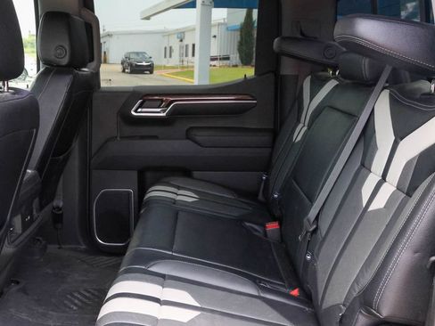 Used 2022 Chevrolet Silverado 1500 RST AWD/4WD image 9