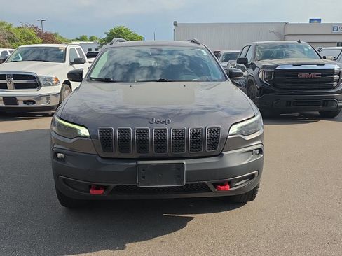 Used 2022 Jeep Cherokee Trailhawk w/ Sun & Sound Group AWD/4WD image 8