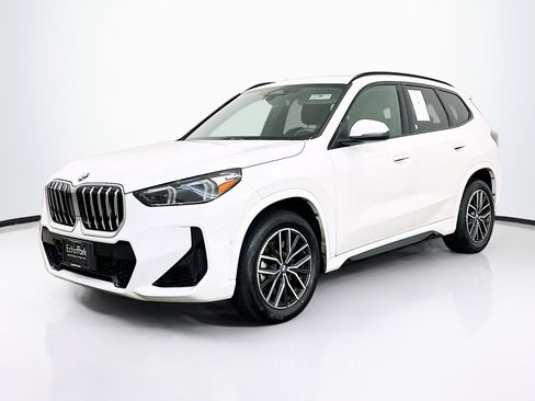Used 2025 BMW X1 xDrive28i image 3