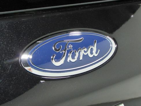 Certified 2025 Ford Escape ST-Line Select AWD/4WD image 33