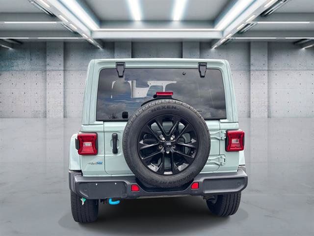 Used 2024 Jeep Wrangler Unlimited Sahara w/ Safety Group AWD/4WD image 5
