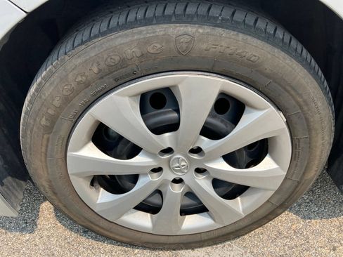Used 2025 Toyota Corolla LE FWD image 11