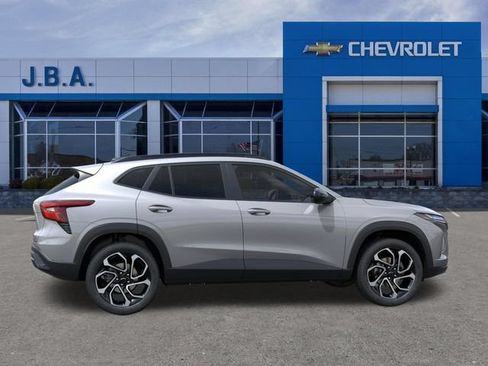 New 2026 Chevrolet Trax RS w/ Driver Confidence Package FWD image 5