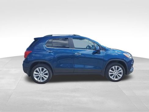 Used 2019 Chevrolet Trax Premier w/ LPO, Protection Package AWD/4WD image 3