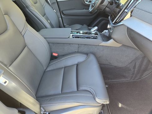 New 2026 Volvo XC90 T8 Ultra image 16