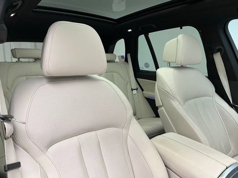 Used 2022 BMW X5 xDrive40i w/ M Sport Package AWD/4WD image 7