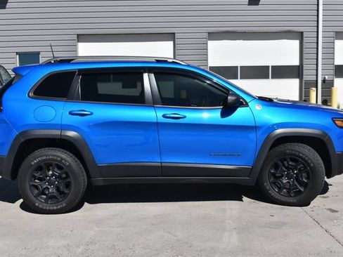 Used 2021 Jeep Cherokee Trailhawk AWD/4WD image 4