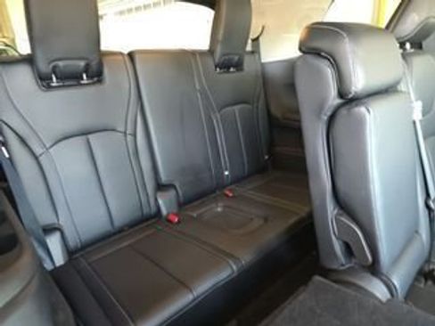 Used 2023 INFINITI QX60 Luxe w/ Cargo Package FWD image 9