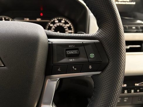 Used 2026 Mitsubishi Outlander SE image 16