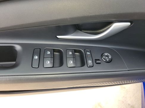 Used 2025 Hyundai Elantra Limited image 30