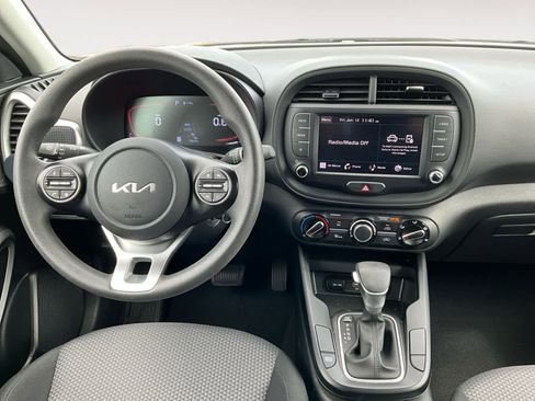Used 2024 Kia Soul LX FWD image 11