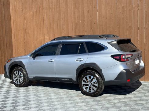 Used 2025 Subaru Outback Premium w/ Popular Package #1A image 14