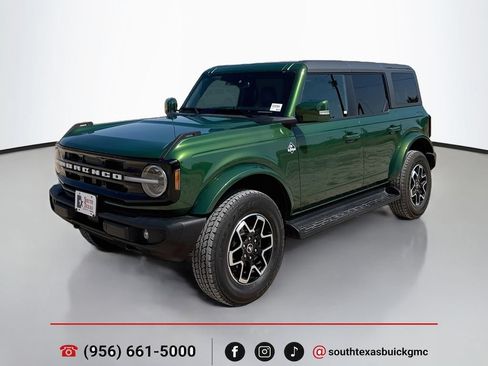 Used 2025 Ford Bronco Outer Banks AWD/4WD image 3