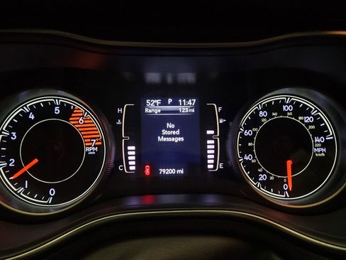 Used 2019 Jeep Cherokee Latitude Plus image 23