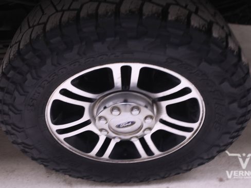 Used 2014 Ford F250 Platinum w/ FX4 Off-Road Package image 37