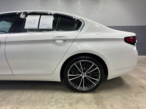 Used 2023 BMW 530e xDrive w/ Premium Package AWD/4WD image 16