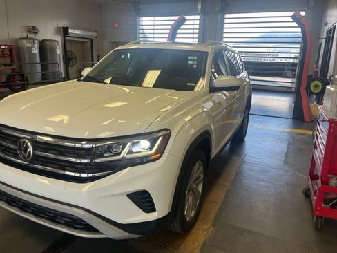 Used 2021 Volkswagen Atlas SEL AWD/4WD image 2