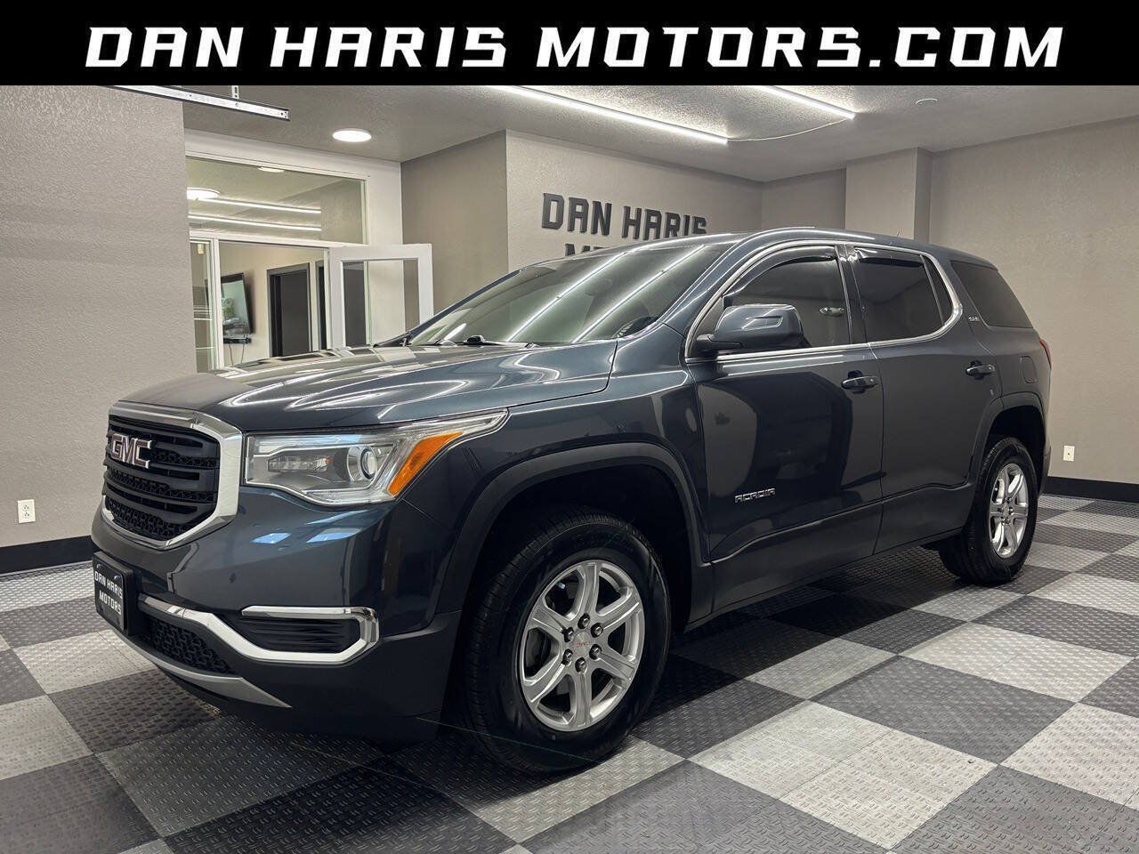 Used 2019 GMC Acadia SLE w/ LPO, Floor Liner Package FWD image 1