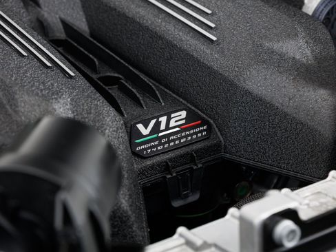 Used 2024 Lamborghini Revuelto AWD/4WD image 60