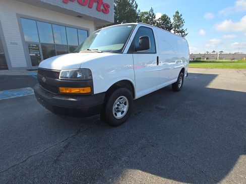 Used 2022 Chevrolet Express 2500 w/ Driver Convenience Package RWD image 2