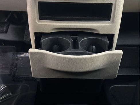 Used 2018 Dodge Grand Caravan SE image 22