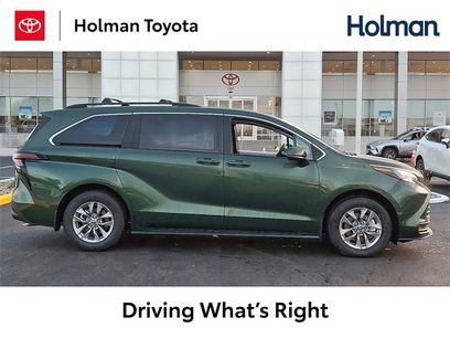 New 2025 Toyota Sienna LE