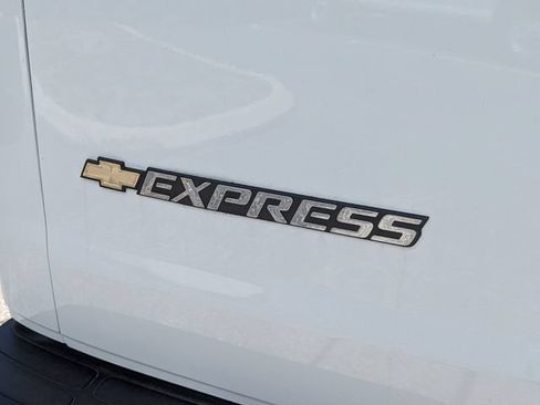 Used 2025 Chevrolet Express 2500 w/ Driver Convenience Package RWD image 10