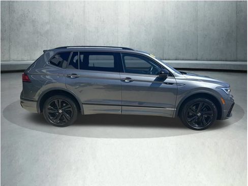 Used 2023 Volkswagen Tiguan SE R-Line AWD/4WD image 8