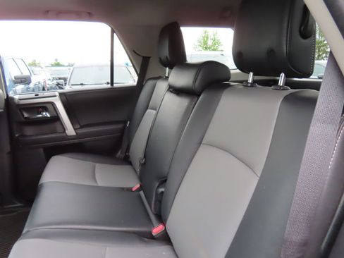 Used 2020 Toyota 4Runner SR5 Premium w/ Moonroof Package AWD/4WD image 31
