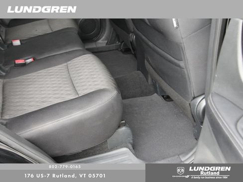 Used 2018 Nissan Rogue SV AWD/4WD image 27