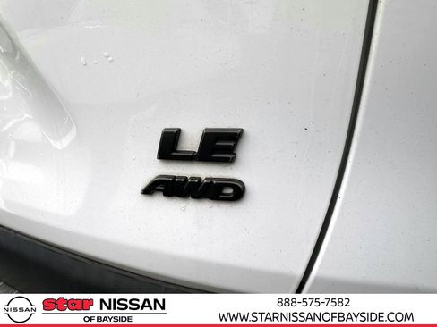 Used 2019 Toyota RAV4 LE image 7