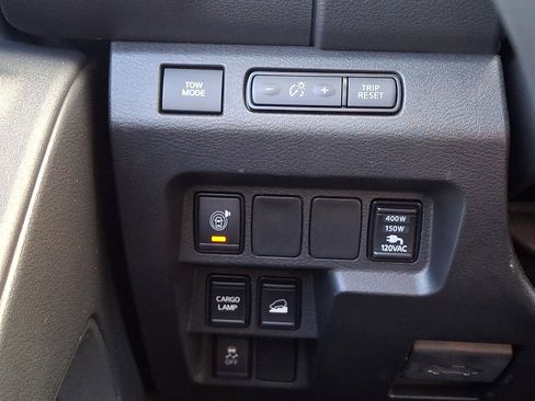 Used 2025 Nissan Frontier SV w/ SV Convenience Package image 22